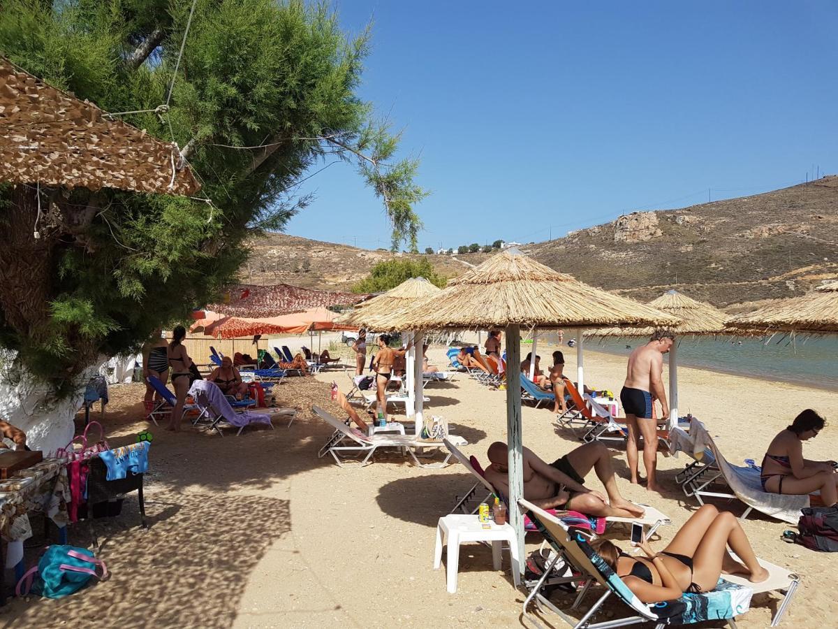 Isalos Rooms On The Beach Serifos Town Esterno foto