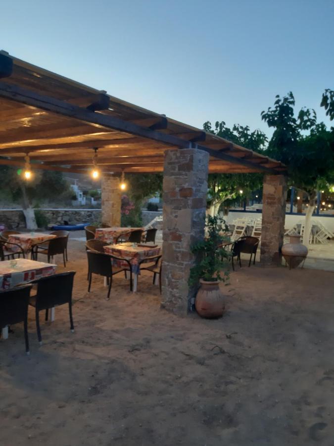 Isalos Rooms On The Beach Serifos Town Esterno foto