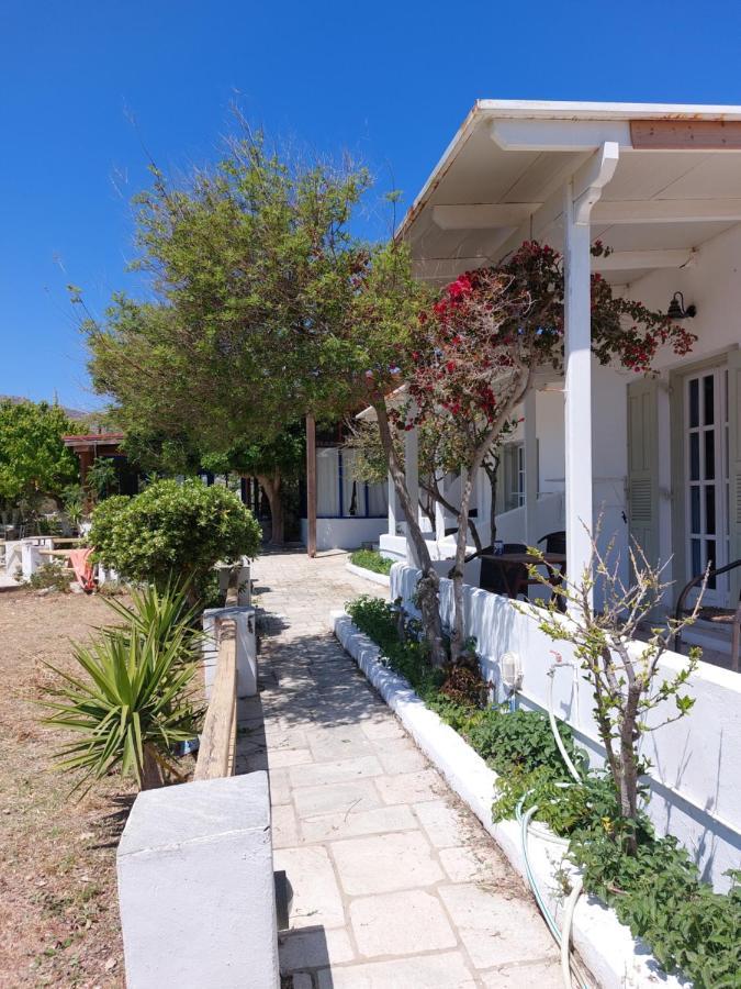 Isalos Rooms On The Beach Serifos Town Esterno foto