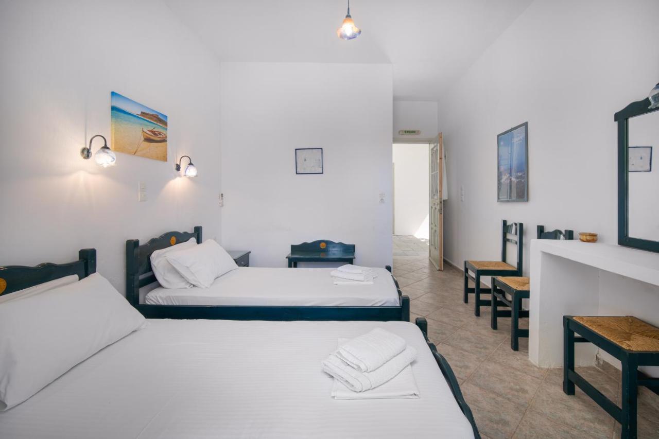 Isalos Rooms On The Beach Serifos Town Esterno foto